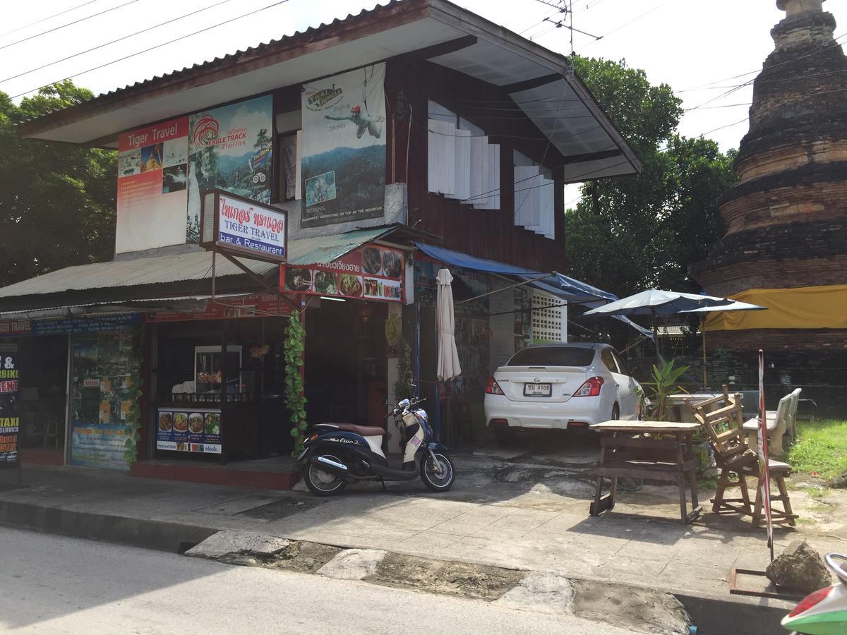 Tiger House Hostel (Adults Only) Chiang Mai Exterior photo
