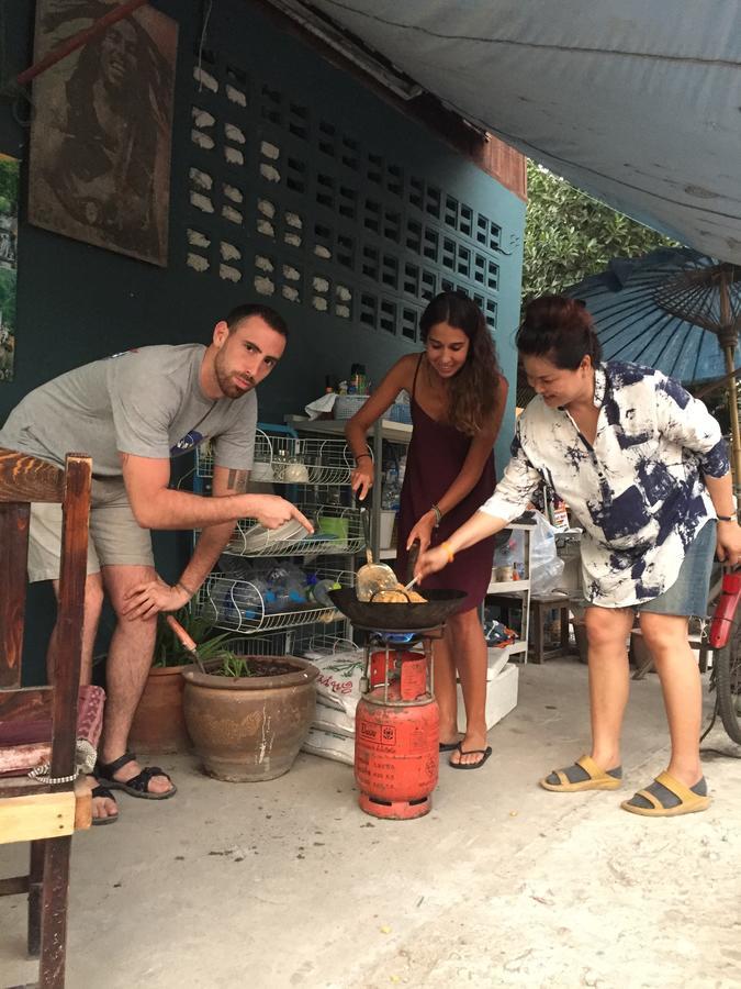 Tiger House Hostel (Adults Only) Chiang Mai Exterior photo
