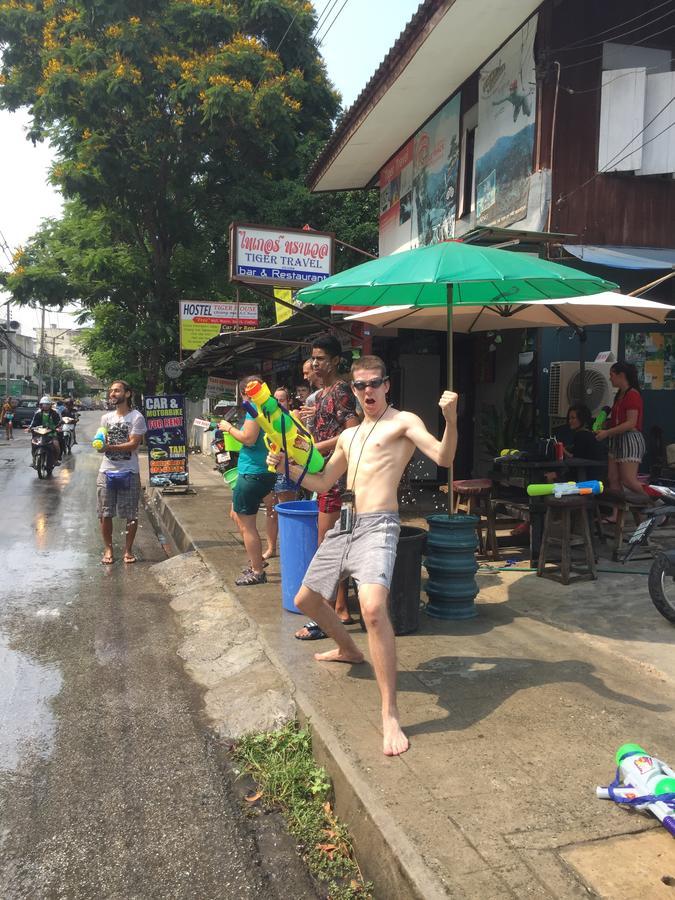 Tiger House Hostel (Adults Only) Chiang Mai Exterior photo