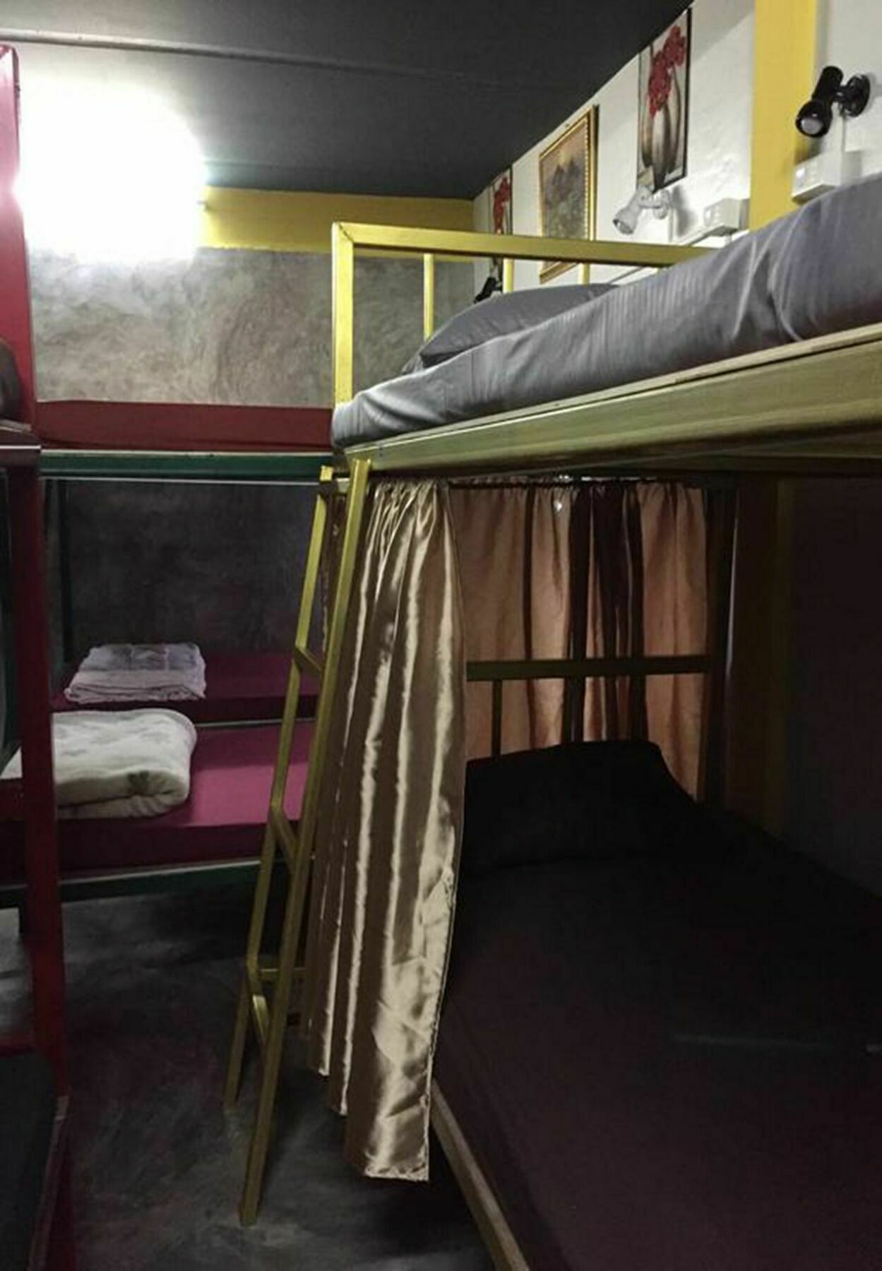 Tiger House Hostel (Adults Only) Chiang Mai Exterior photo